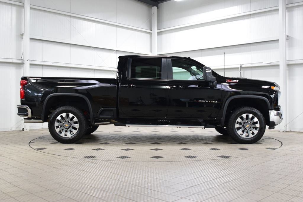 New 2026 Chevrolet Silverado 2500 LT w/ All Star Edition AWD/4WD image 9