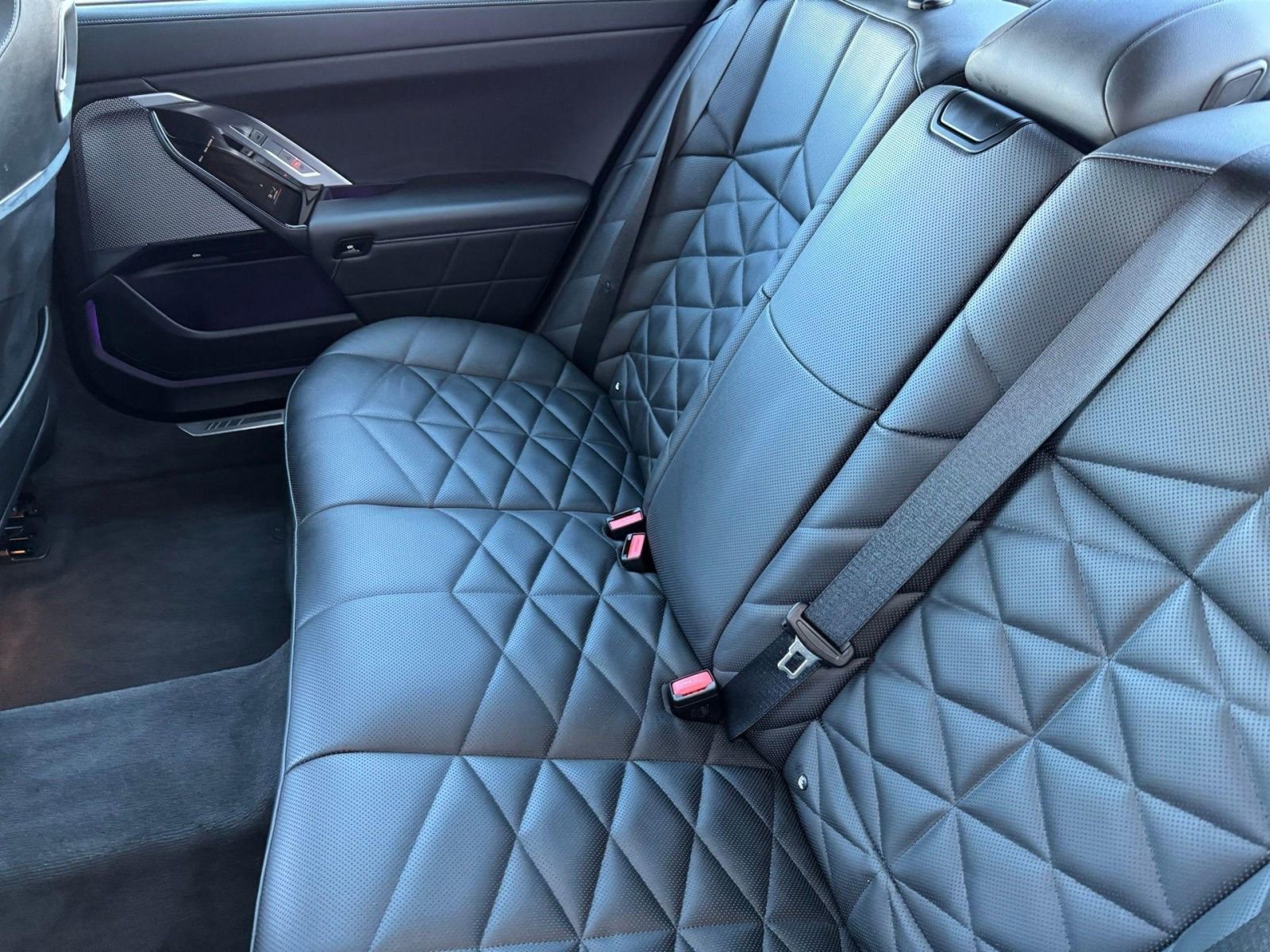 Used 2025 BMW 740i xDrive image 17