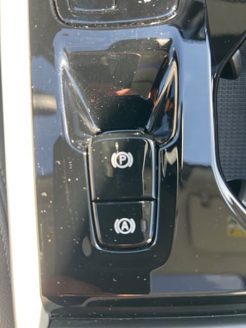 New 2026 Volvo XC40 B5 Plus w/ Climate Package AWD/4WD image 21