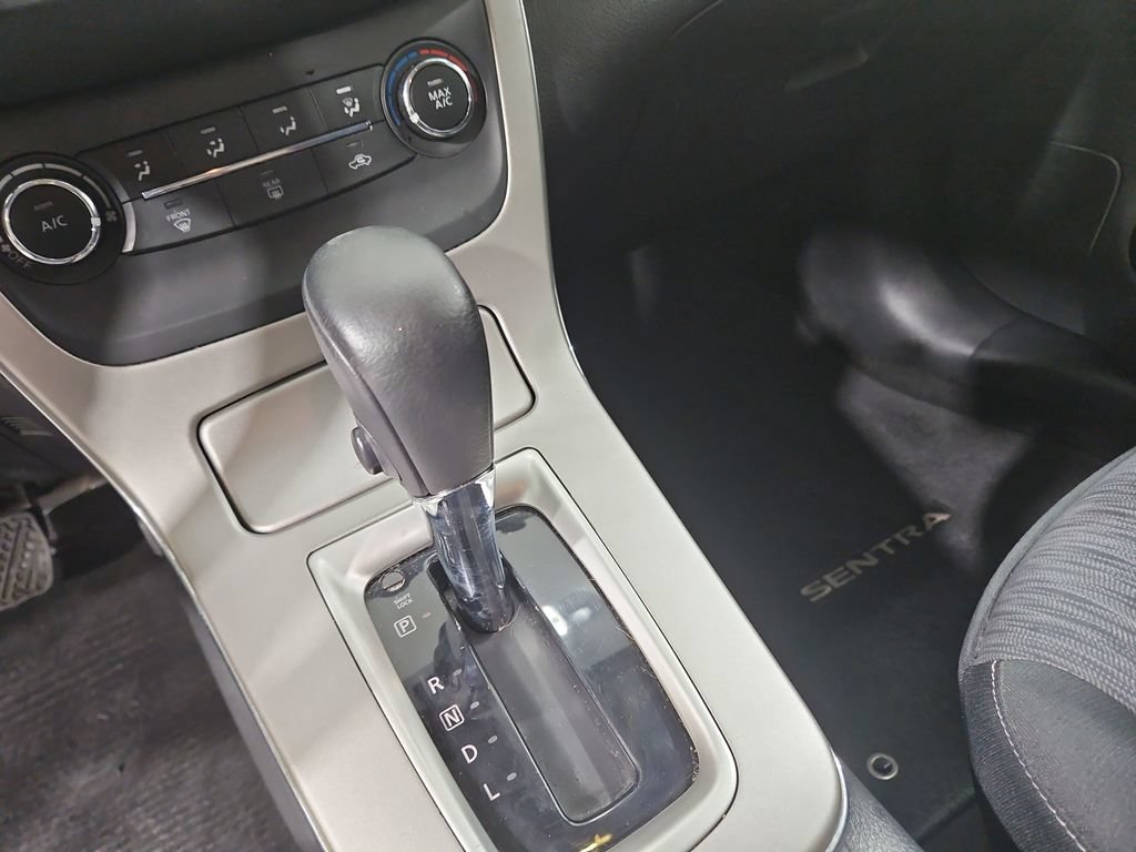 Used 2015 Nissan Sentra SV FWD image 23