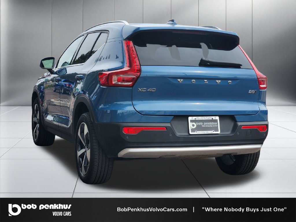 Used 2025 Volvo XC40 B5 Plus AWD/4WD image 27