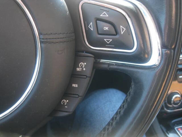 Used 2017 Jaguar XJ image 36