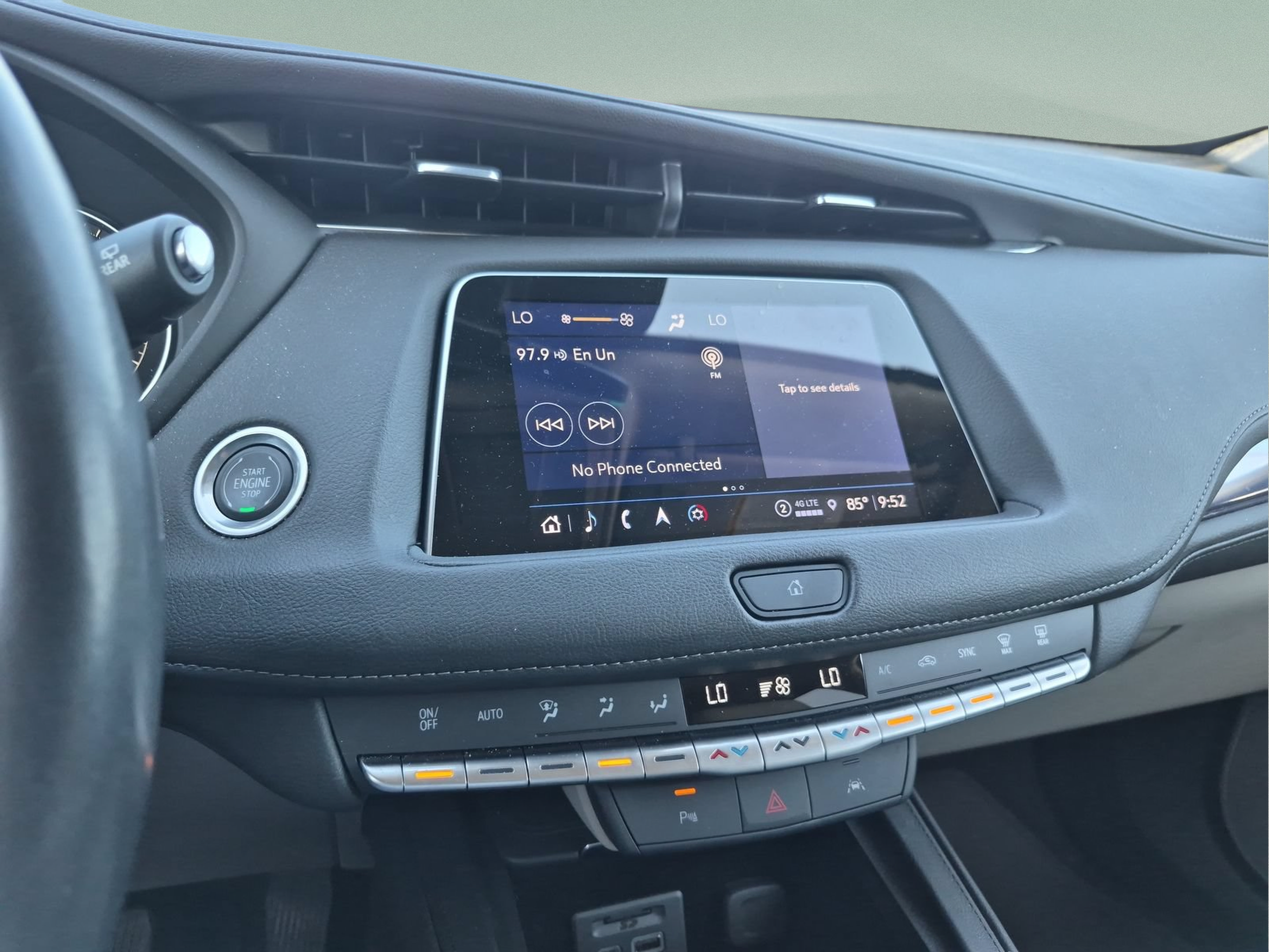 Used 2023 Cadillac XT4 Luxury w/ Driver Awareness Package FWD image 12