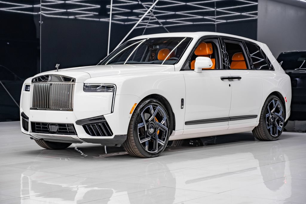 Used 2025 Rolls-Royce Cullinan Black Badge AWD/4WD image 3