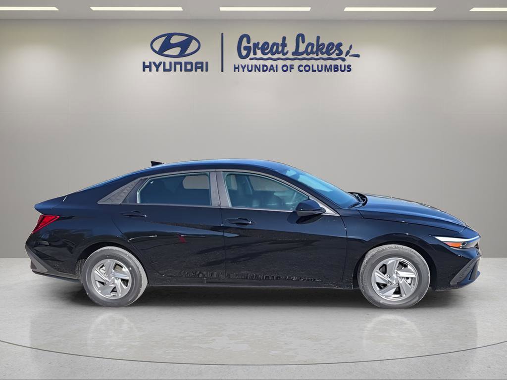 New 2026 Hyundai Elantra SE FWD image 4