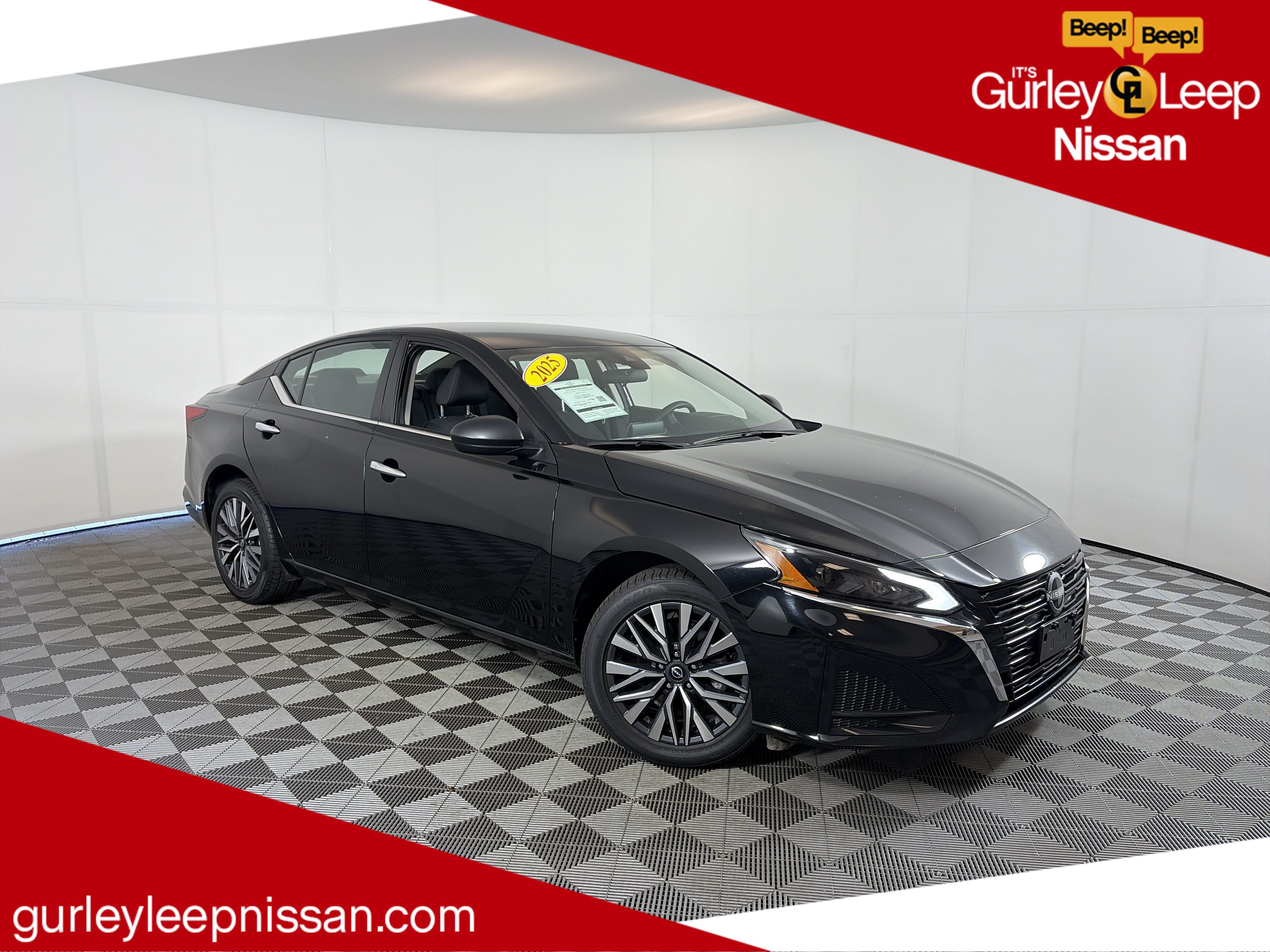 Used 2025 Nissan Altima 2.5 SV AWD/4WD image 1