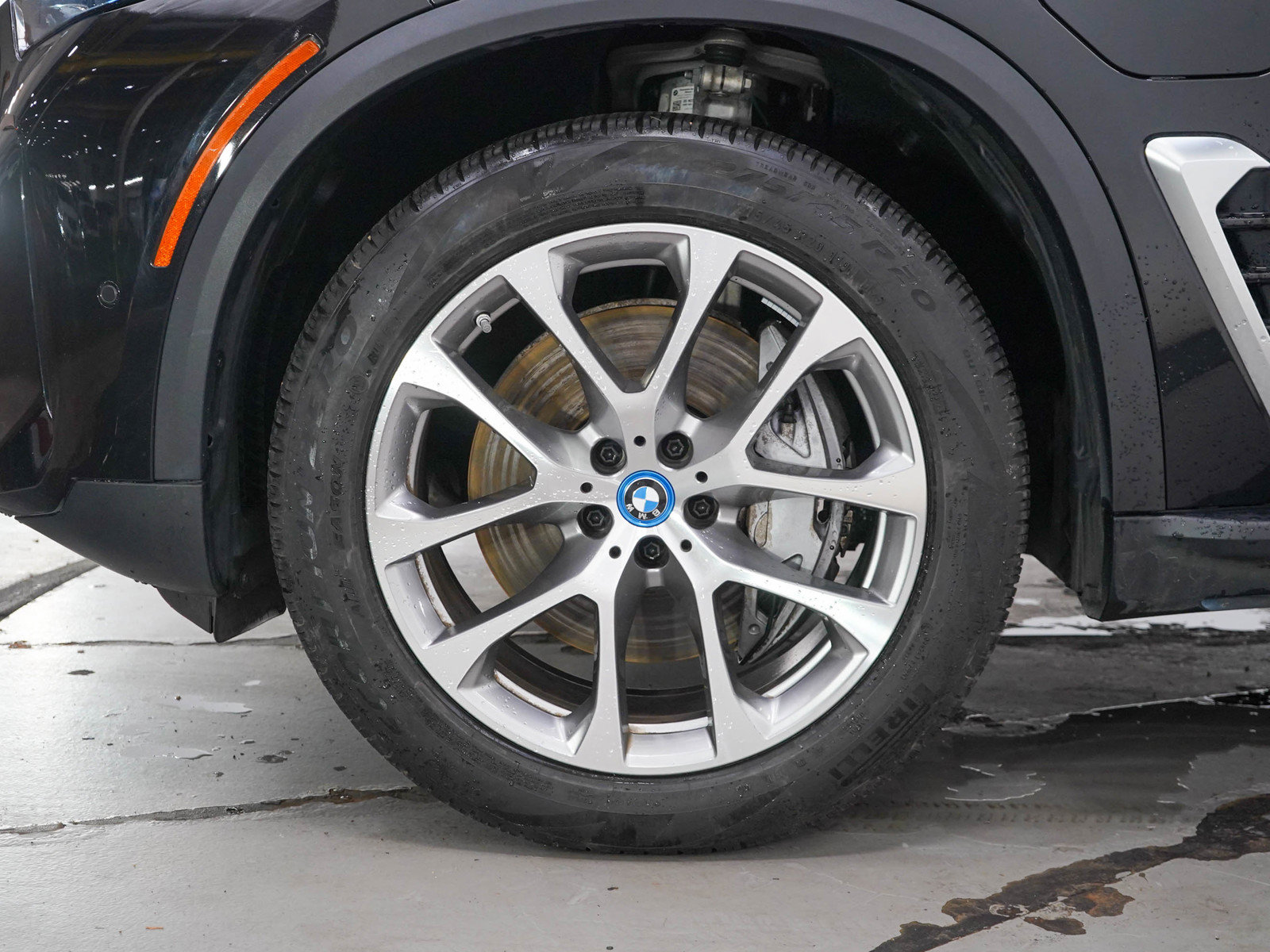 Used 2025 BMW X5 xDrive50e AWD/4WD image 29