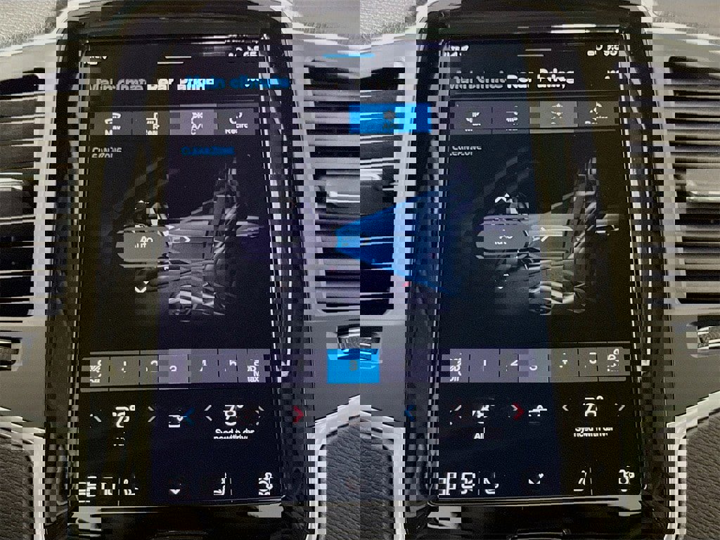 Certified 2025 Volvo XC90 B6 Core image 16