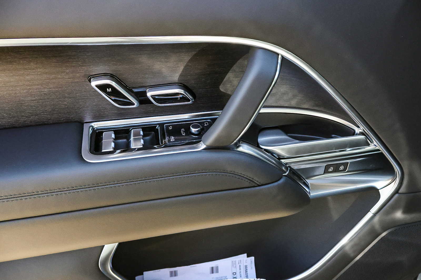 New 2026 Land Rover Range Rover Long Wheelbase SE AWD/4WD image 25