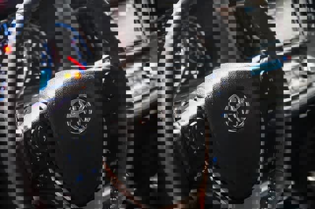 Used 2014 Toyota RAV4 Limited w/ Technology Package image 20