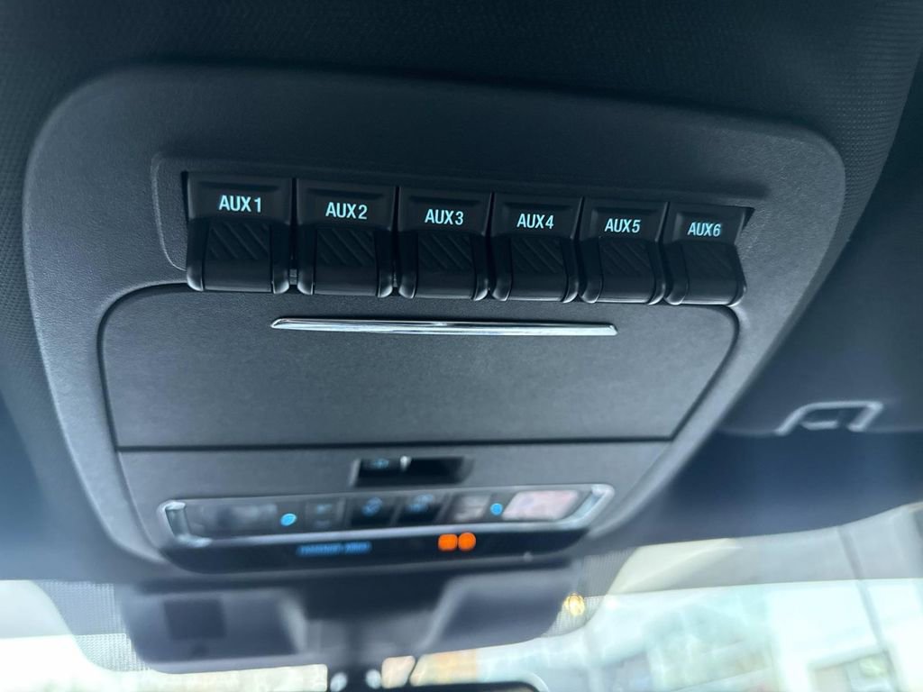 Used 2024 Ford F350 Platinum w/ FX4 Off-Road Package image 25