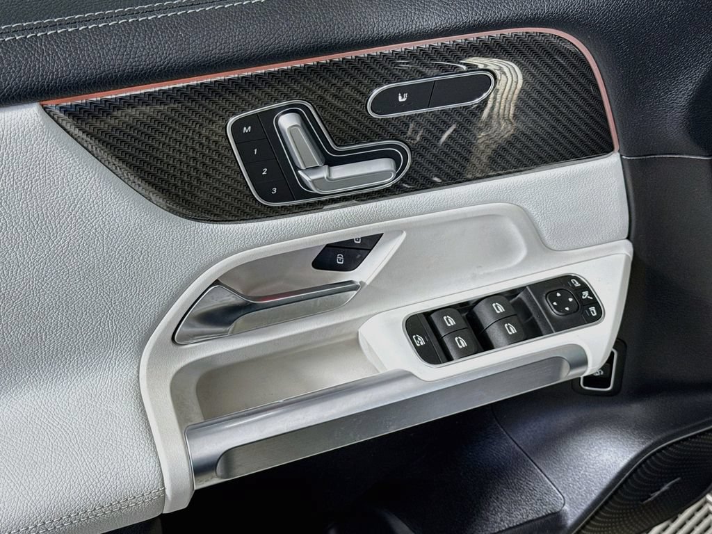 Used 2021 Mercedes-Benz GLB 35 AMG 4MATIC image 17