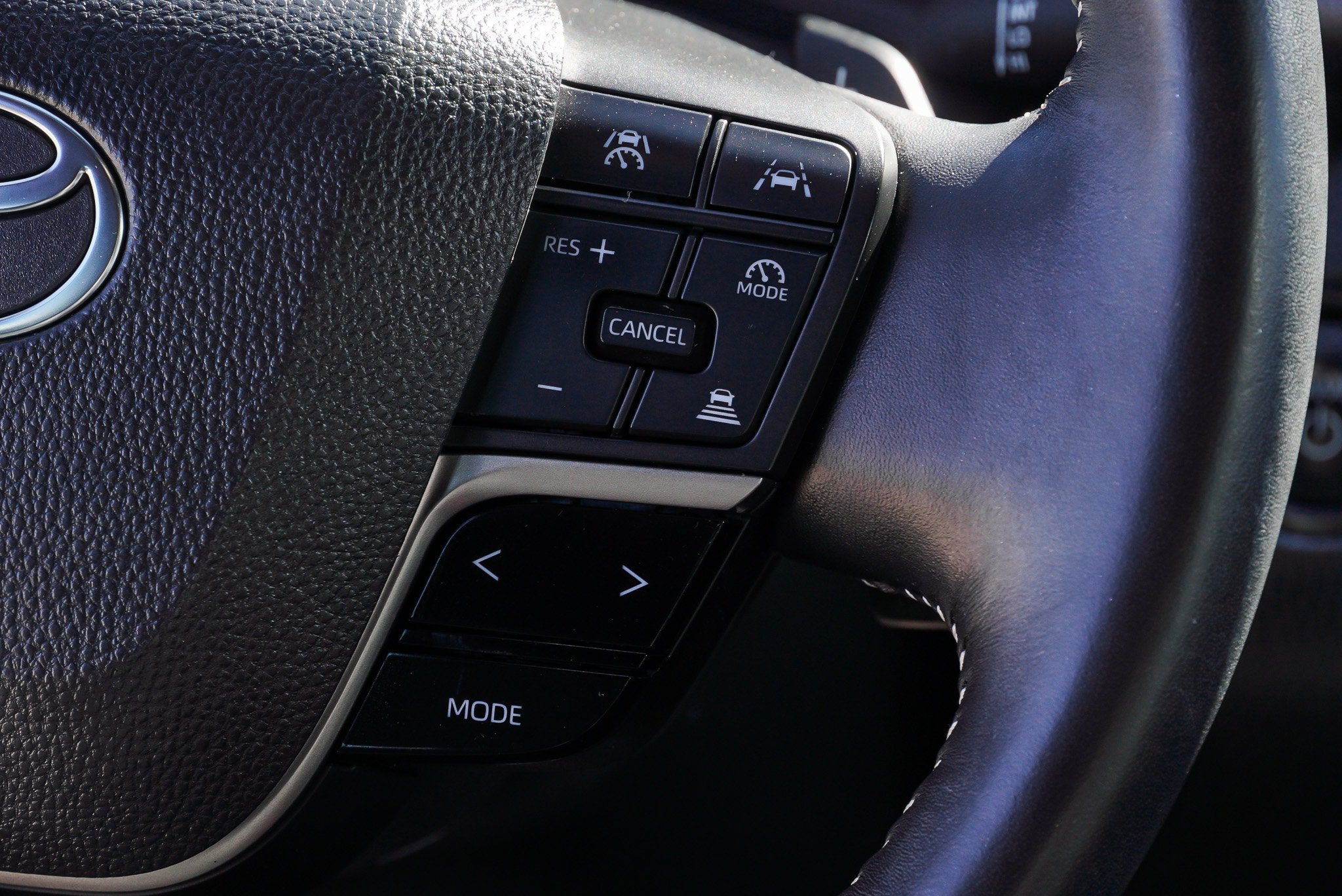 Used 2025 Toyota Camry SE FWD image 33