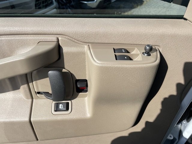New 2025 Chevrolet Express 2500 w/ Driver Convenience Package image 7