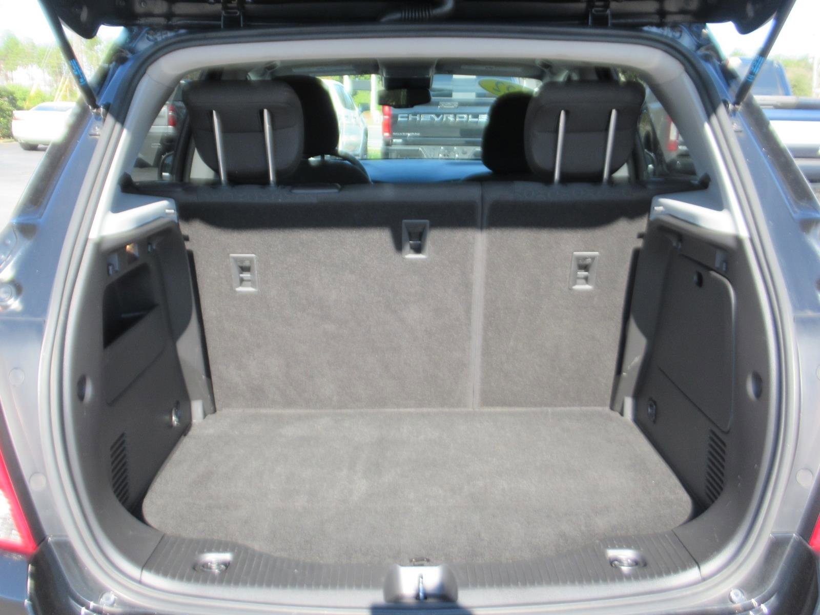 Used 2022 Chevrolet Trax LS w/ Tint and Cruise Package image 29