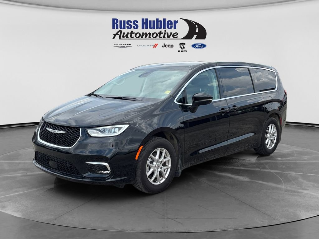 Used 2024 Chrysler Pacifica Touring-L