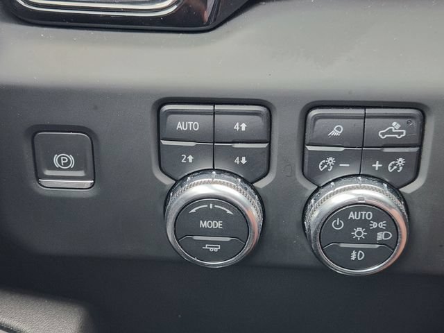 Used 2024 GMC Sierra 1500 AT4 w/ AT4 Premium Package AWD/4WD image 20