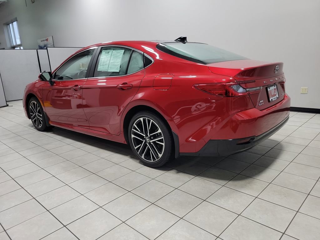 Used 2025 Toyota Camry XLE image 4
