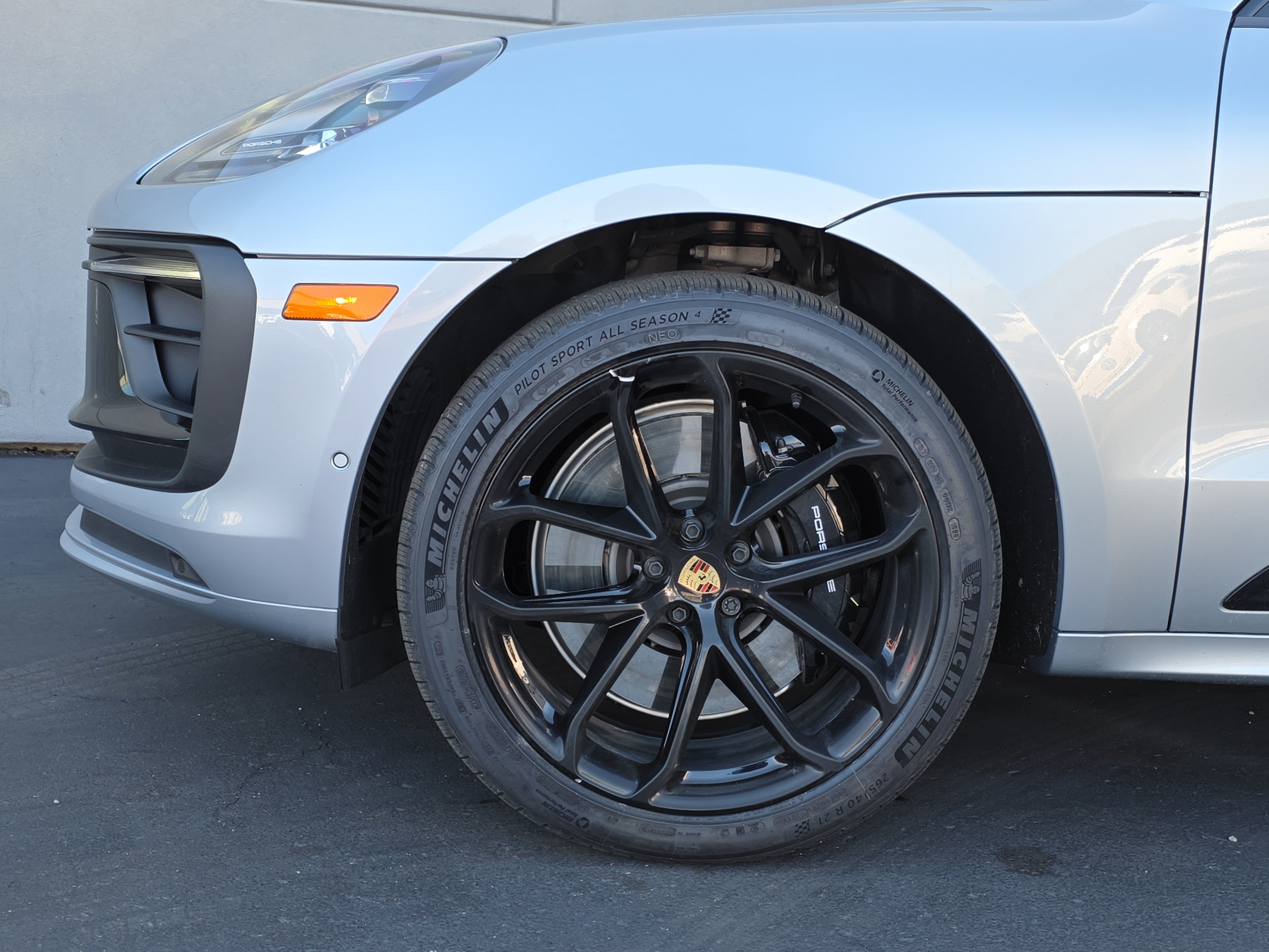 Used 2025 Porsche Macan GTS image 11