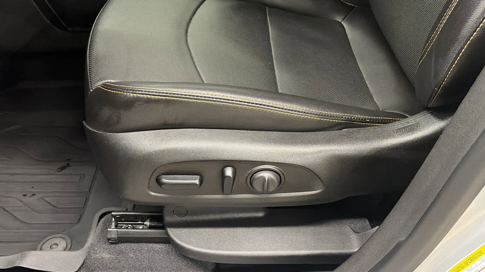 Certified 2021 GMC Terrain SLT w/ Infotainment Package II image 8