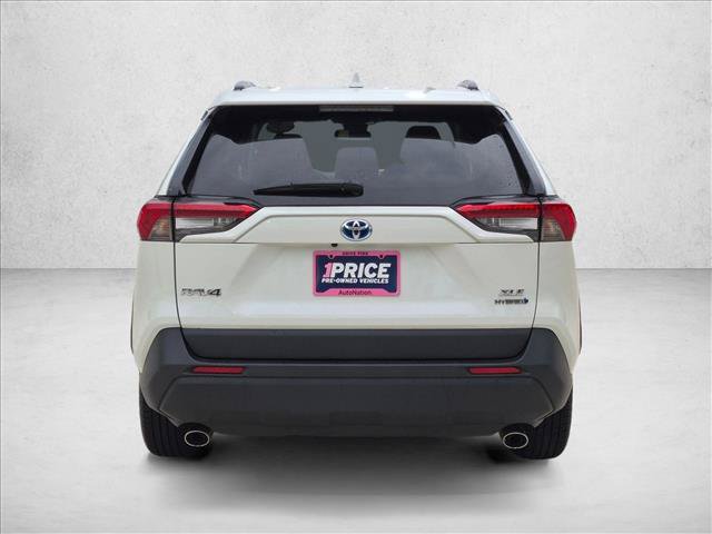 Used 2022 Toyota RAV4 XLE Premium AWD/4WD image 6
