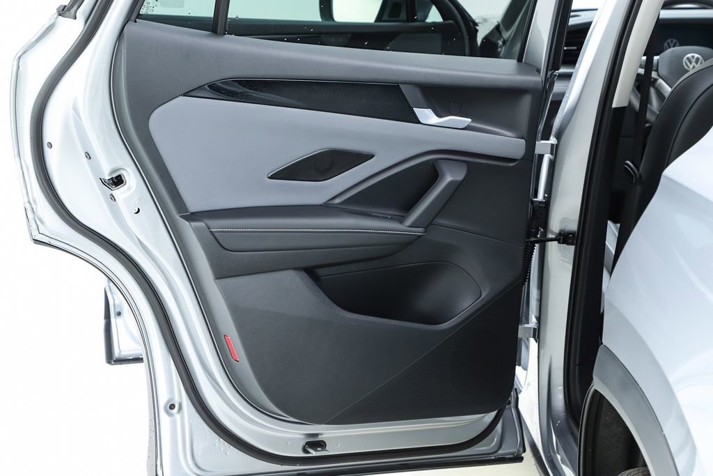 New 2026 Volkswagen Tiguan SE image 55