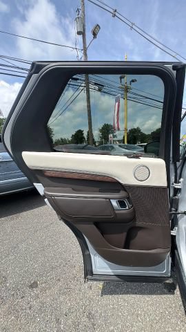 Used 2018 Land Rover Discovery HSE Luxury AWD/4WD image 13