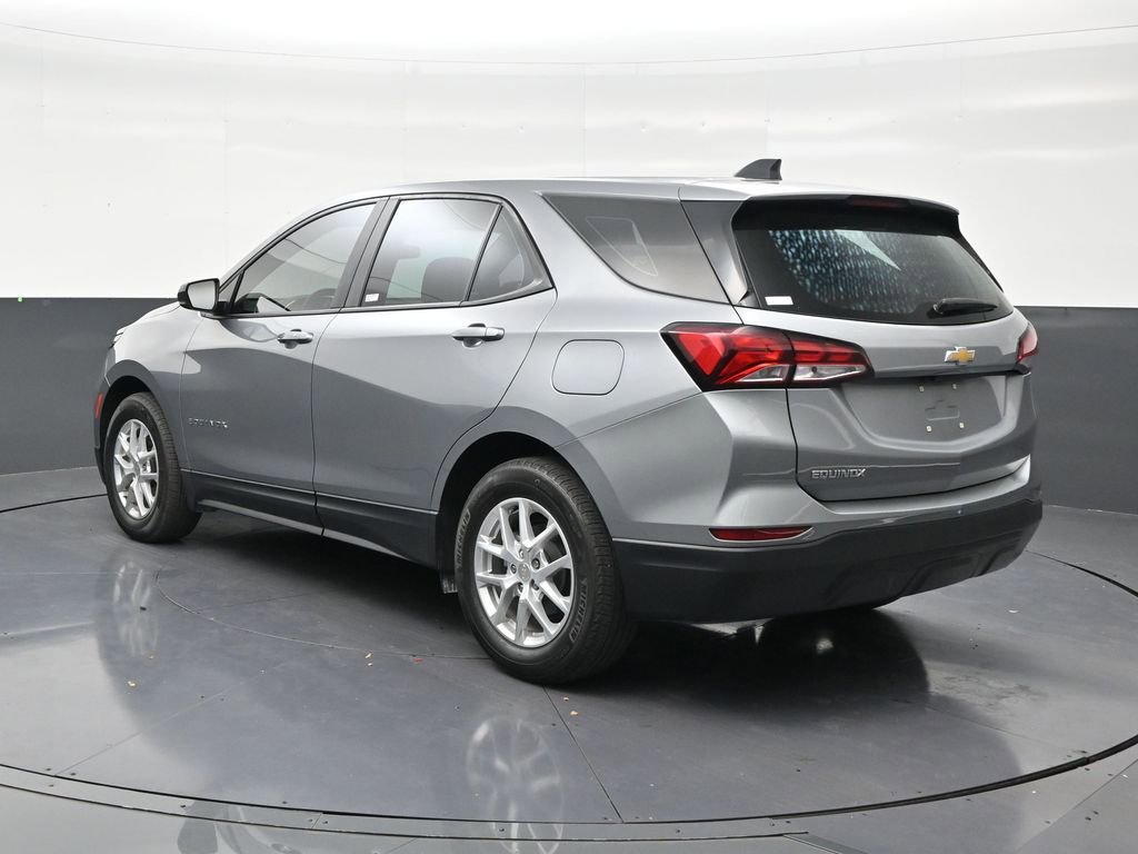 Used 2023 Chevrolet Equinox LS FWD image 3