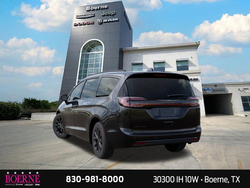 New 2025 Chrysler Pacifica Select w/ Fav Edition Package FWD image 3