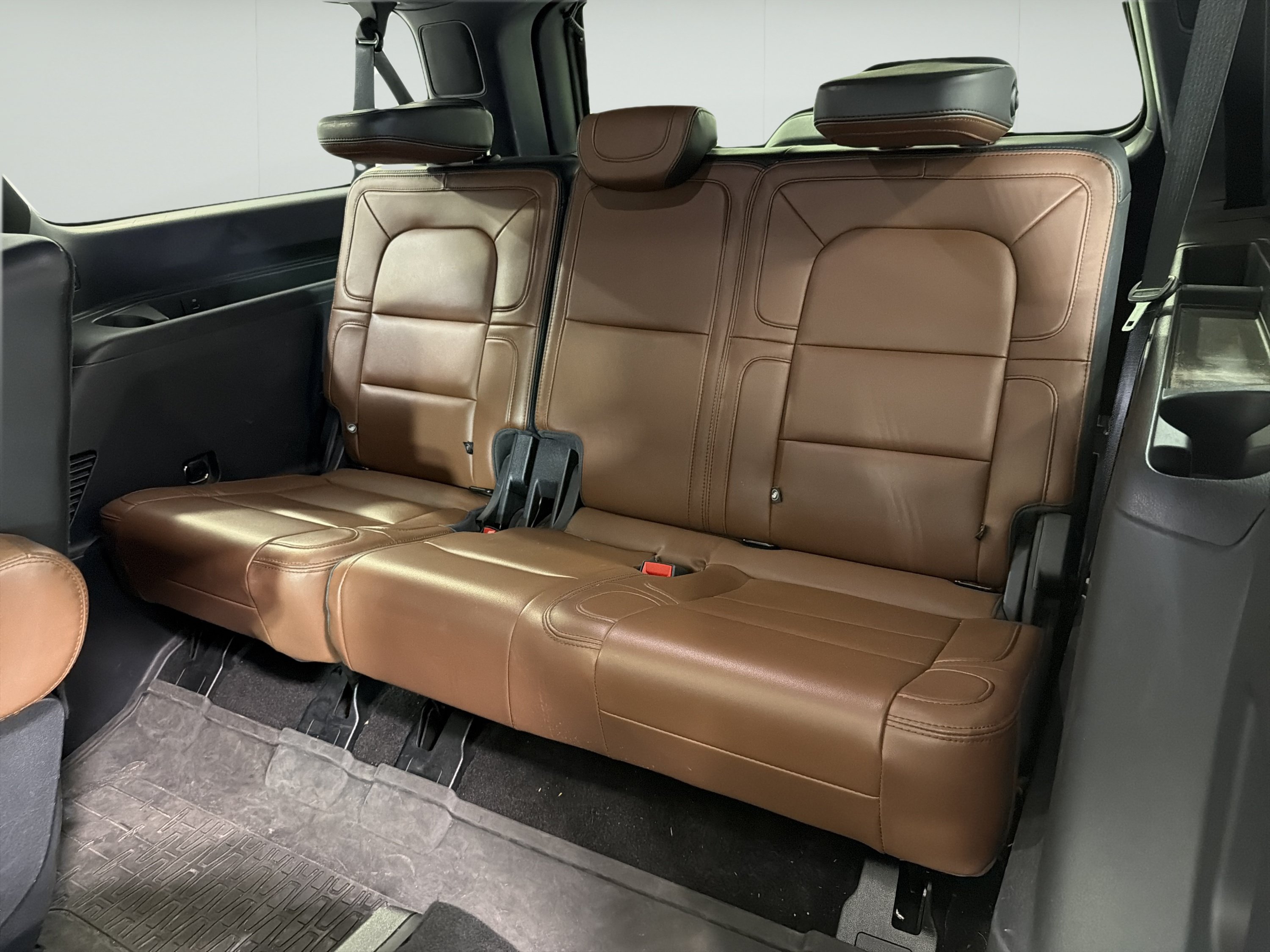 Used 2022 Lincoln Navigator L Reserve RWD image 11