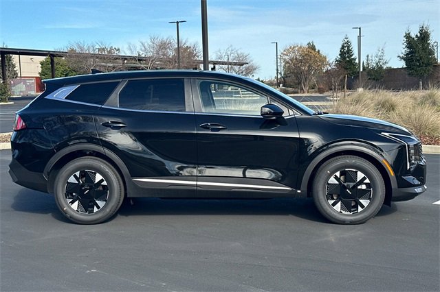 New 2026 Kia Sportage LX image 3