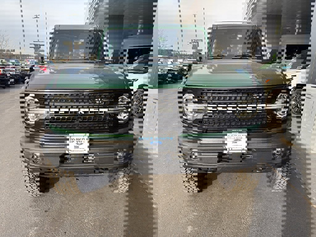 New 2025 Ford Bronco Outer Banks w/ Sasquatch Package AWD/4WD image 2