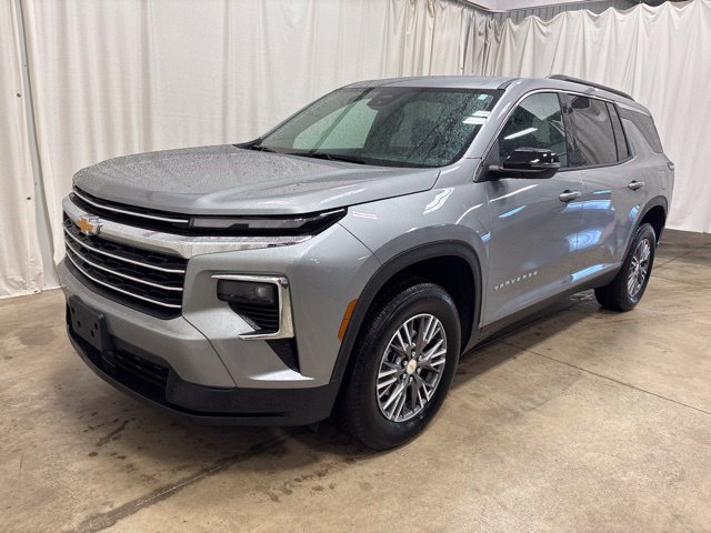 Used 2026 Chevrolet Traverse LT FWD image 8
