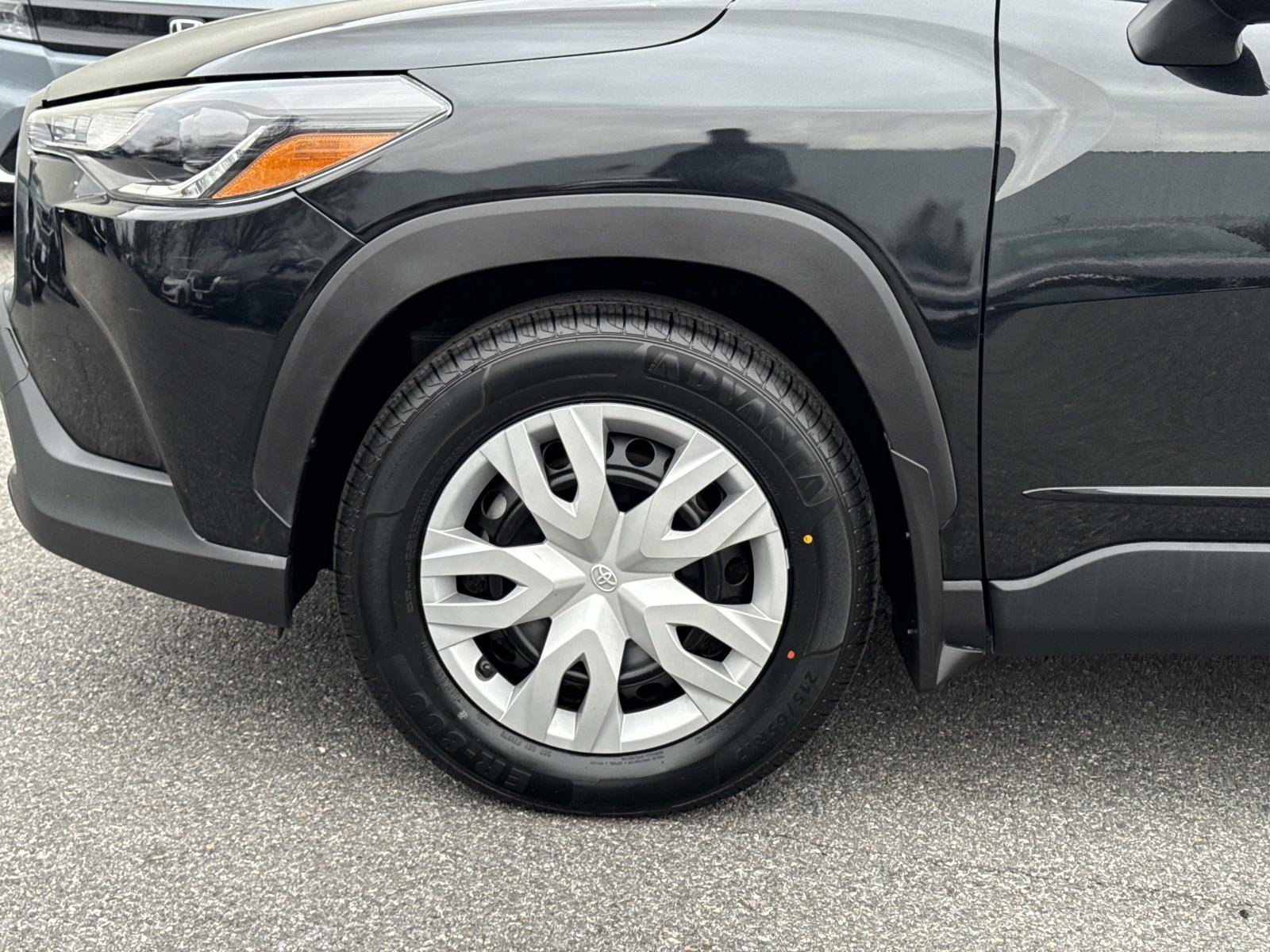 Used 2023 Toyota Corolla Cross L image 29