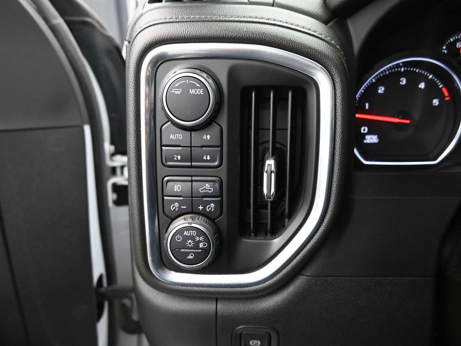 Used 2022 Chevrolet Silverado 2500 LTZ w/ Safety Package image 10