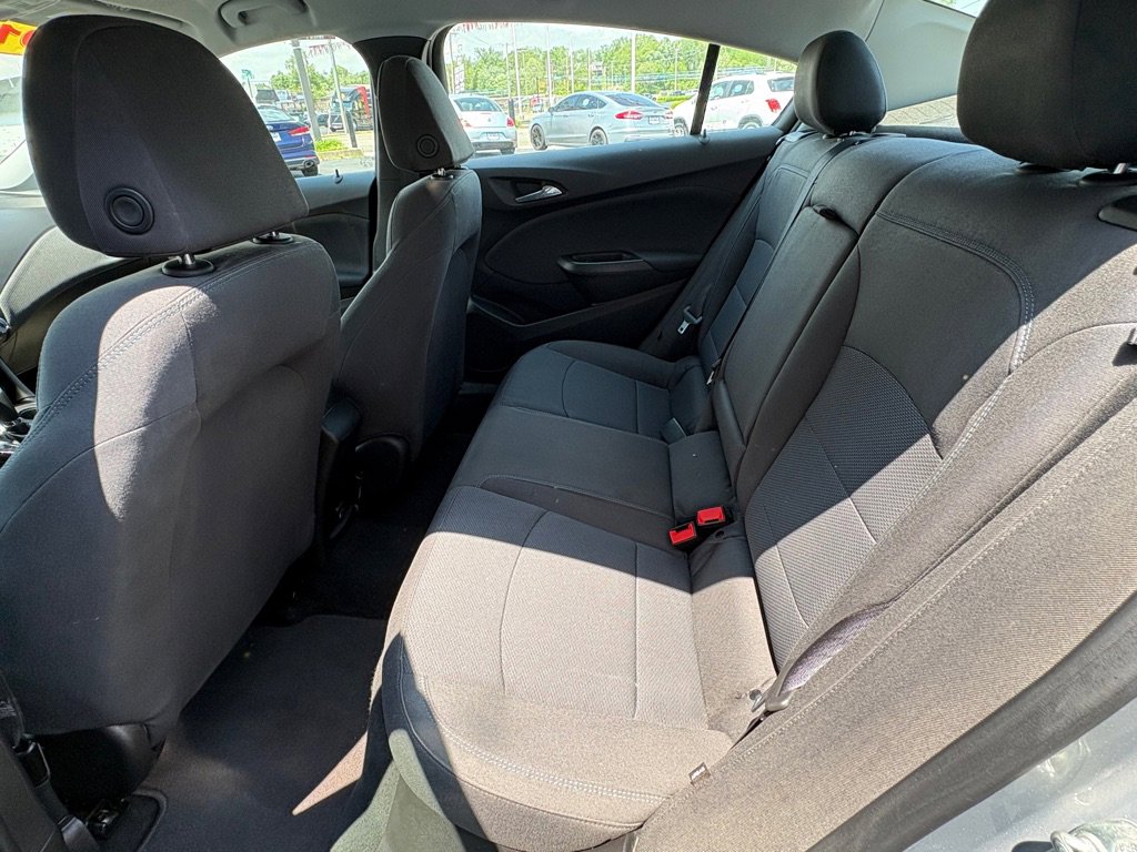 Used 2019 Chevrolet Cruze LT w/ Convenience Package FWD image 11