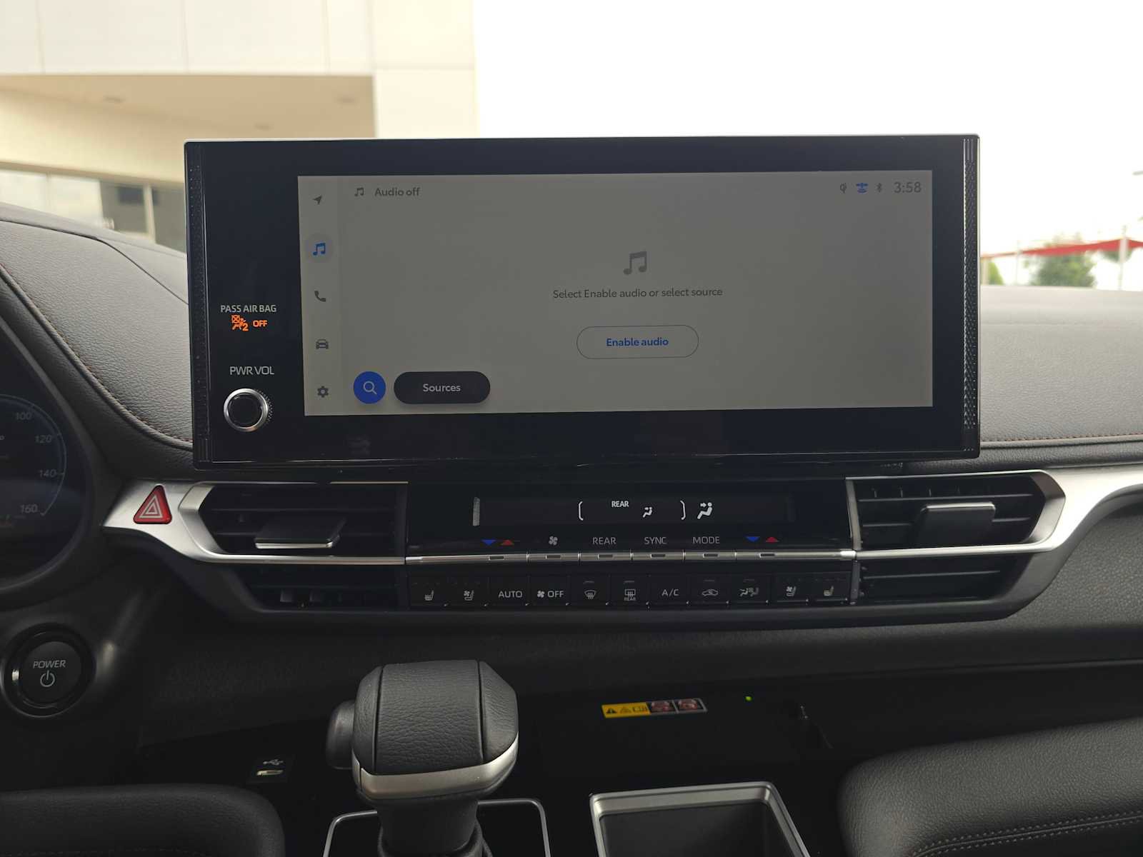 Used 2025 Toyota Sienna Platinum image 27