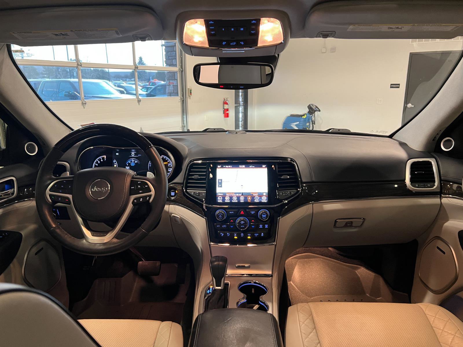 Used 2020 Jeep Grand Cherokee Summit image 32