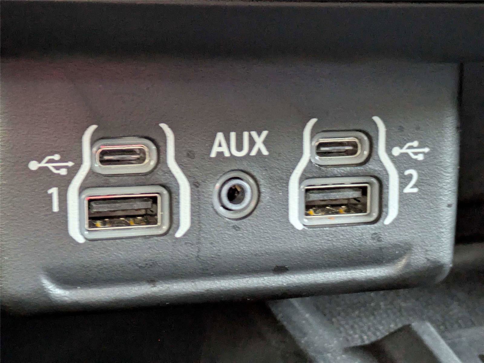 Certified 2025 Dodge Durango GT image 28