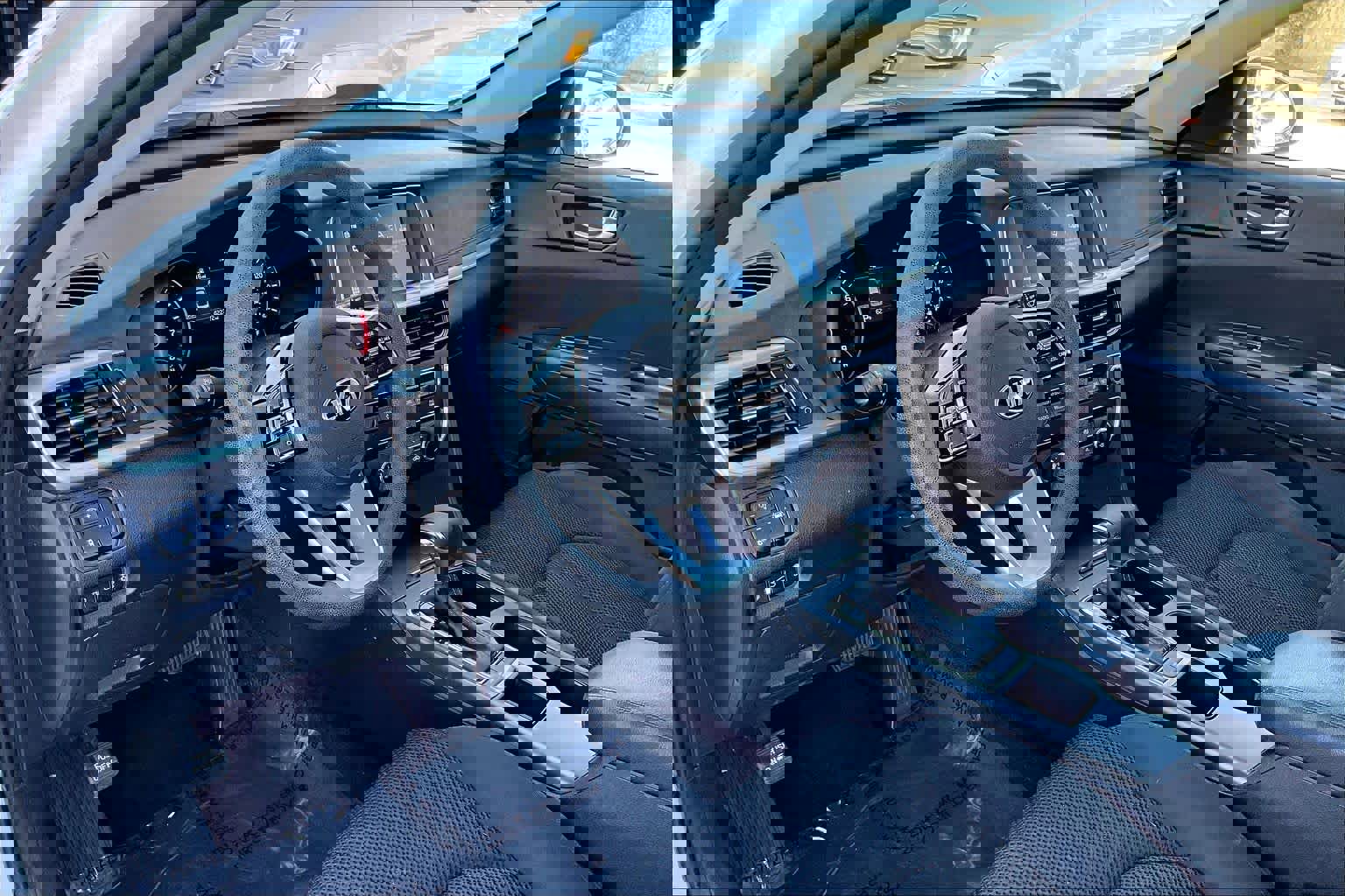 Used 2020 Kia Optima LX image 16