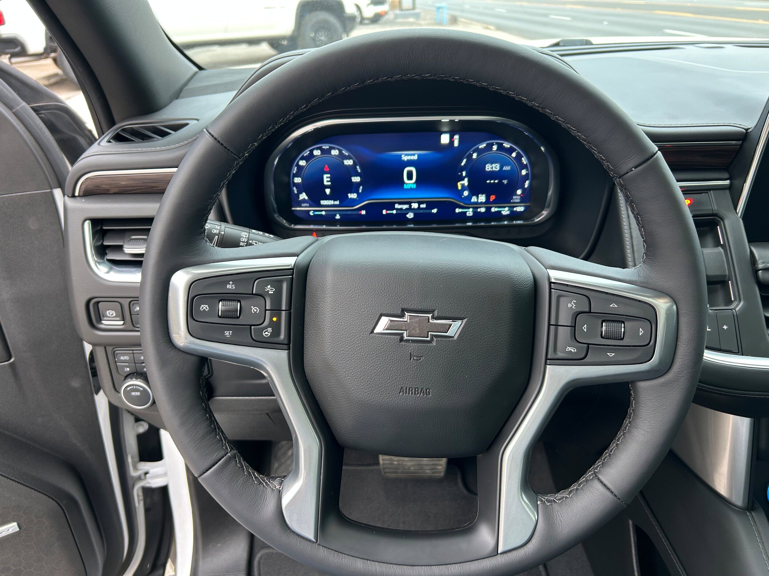 Used 2022 Chevrolet Tahoe Z71 w/ Luxury Package AWD/4WD image 21