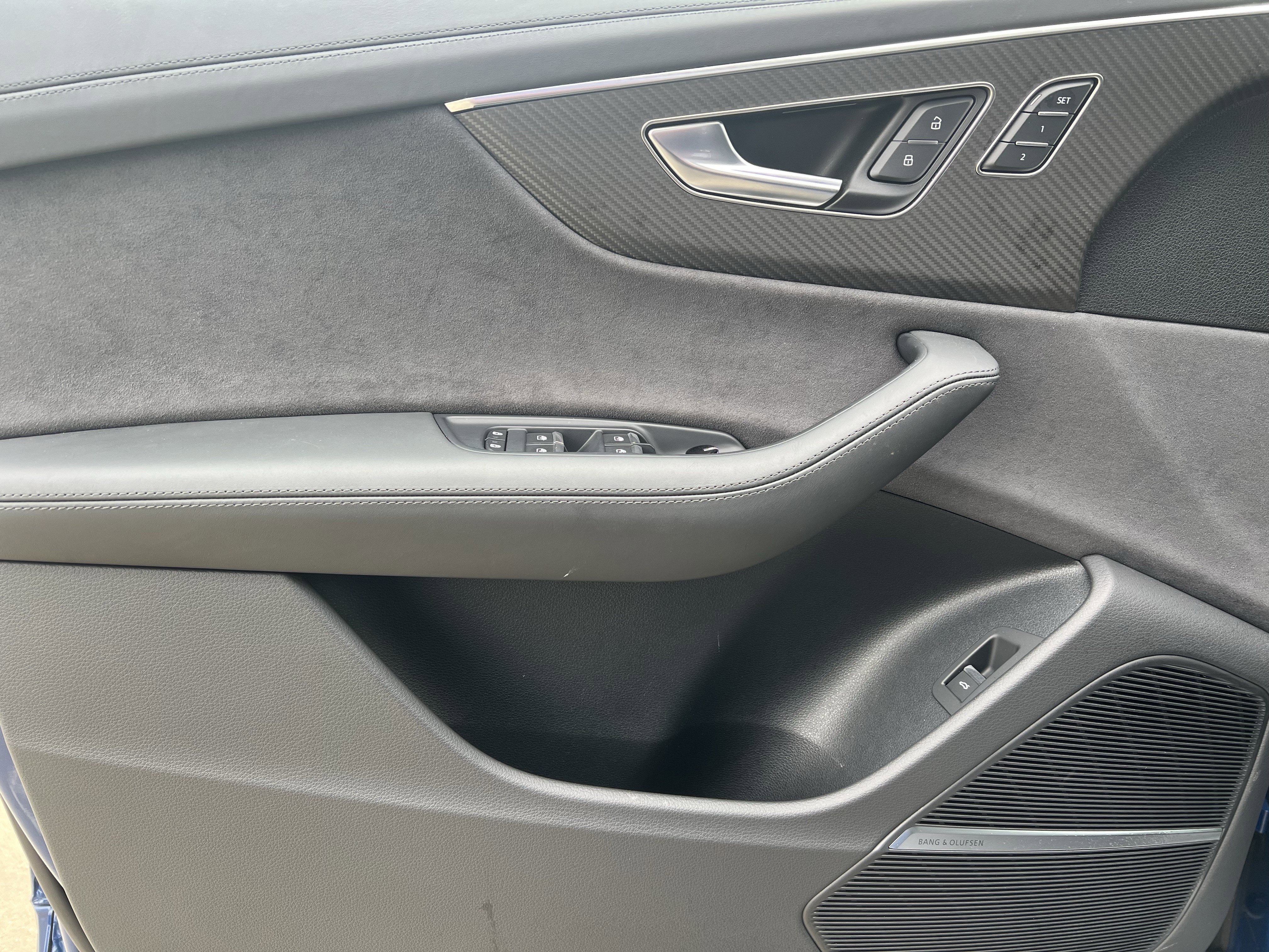Certified 2025 Audi RS Q8 performance AWD/4WD image 14