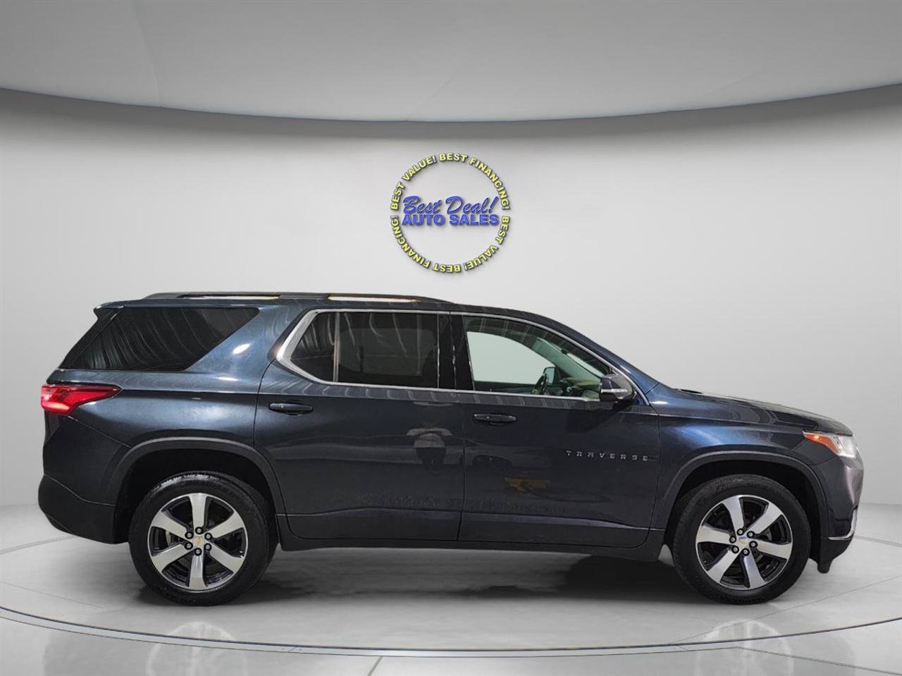 Used 2019 Chevrolet Traverse LT w/ LT Premium Package AWD/4WD image 8