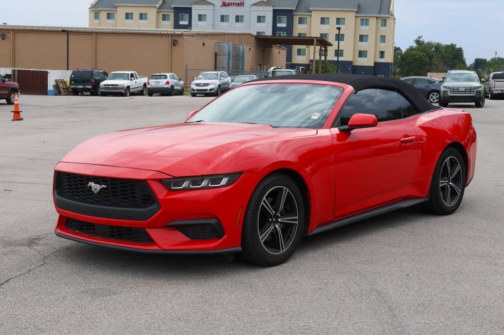 Used 2025 Ford Mustang Premium RWD image 27