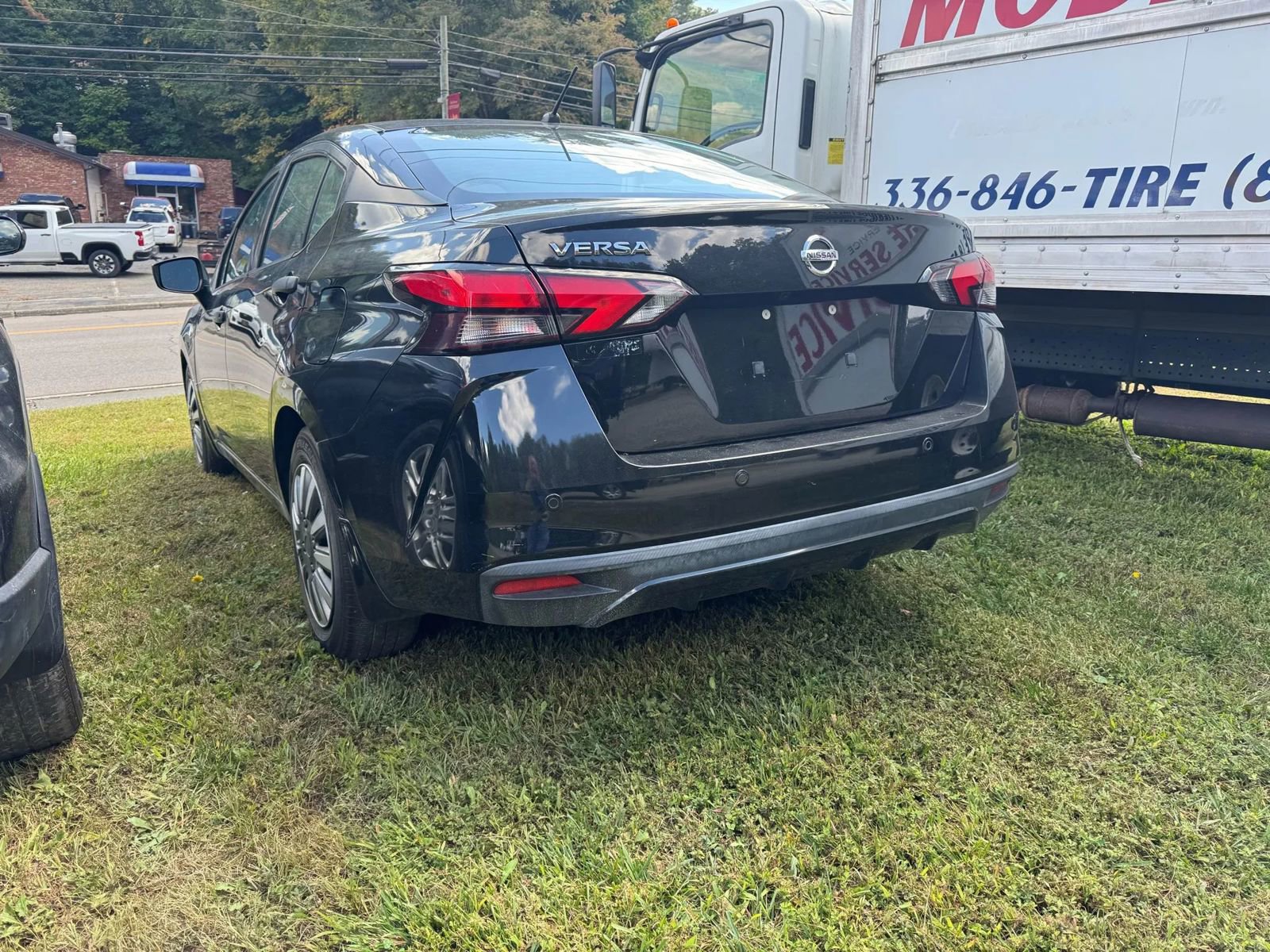 Used 2020 Nissan Versa S image 3