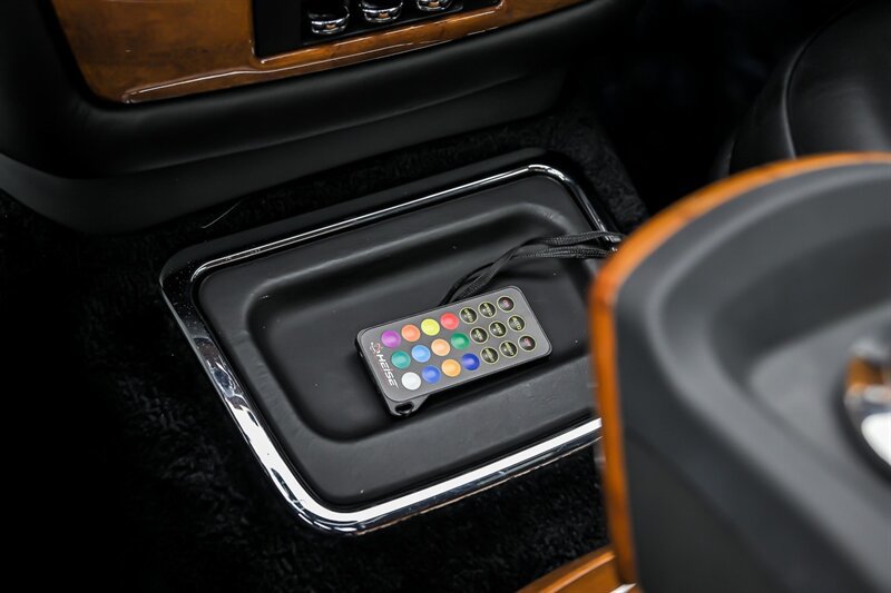 Used 2008 Rolls-Royce Phantom Drophead Coupe RWD image 41