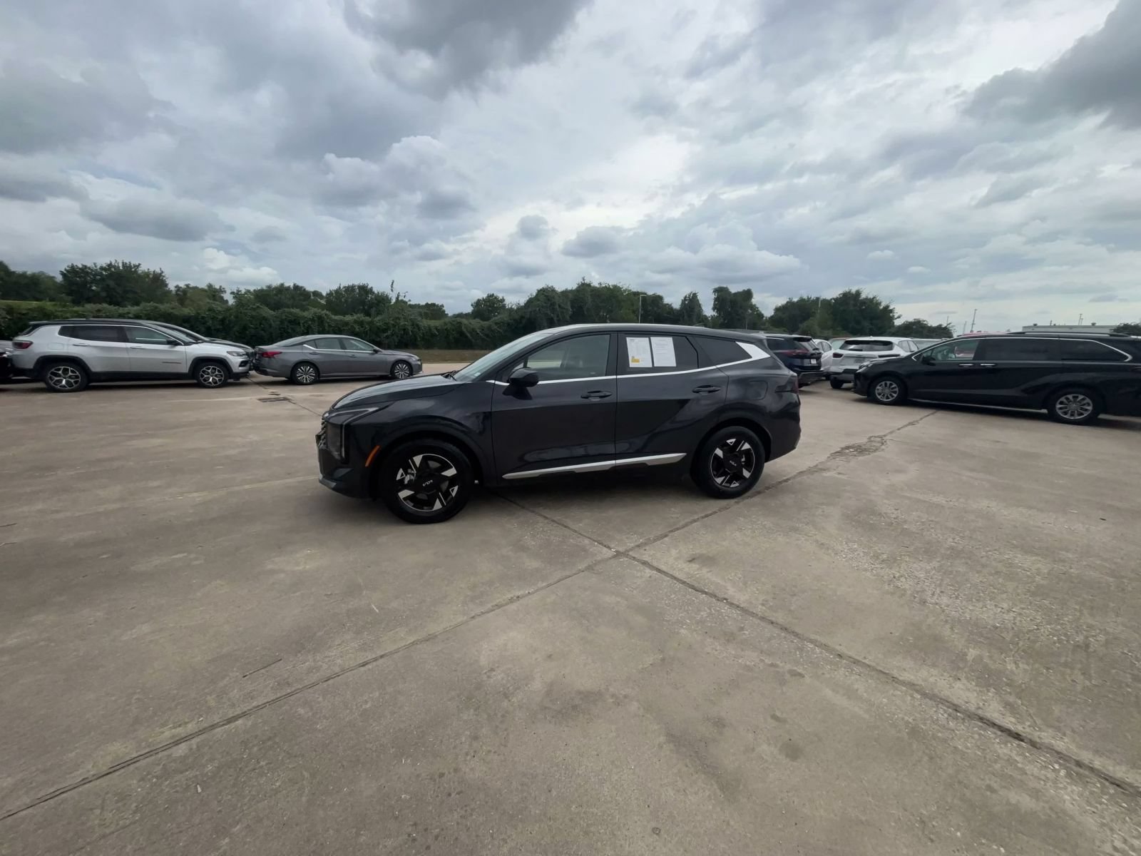 Used 2026 Kia Sportage LX FWD image 8