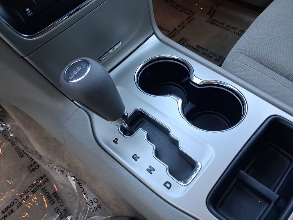 Used 2011 Jeep Grand Cherokee Laredo image 29