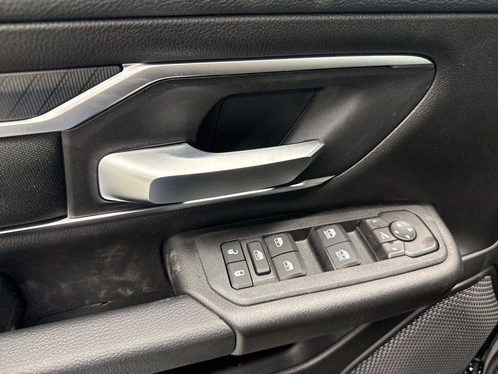New 2026 RAM 1500 4x4 Crew Cab image 17