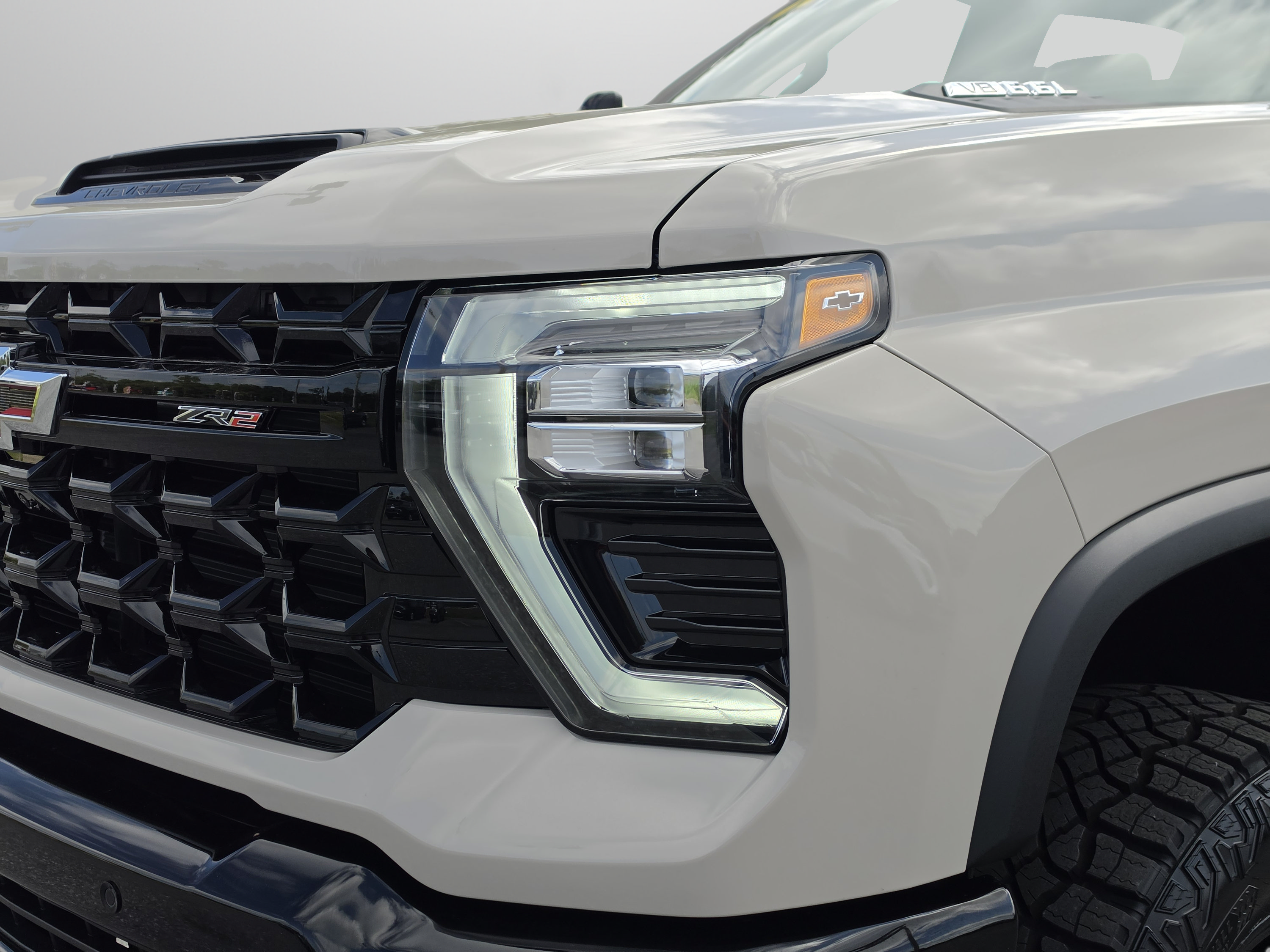 New 2026 Chevrolet Silverado 2500 ZR2 AWD/4WD image 8